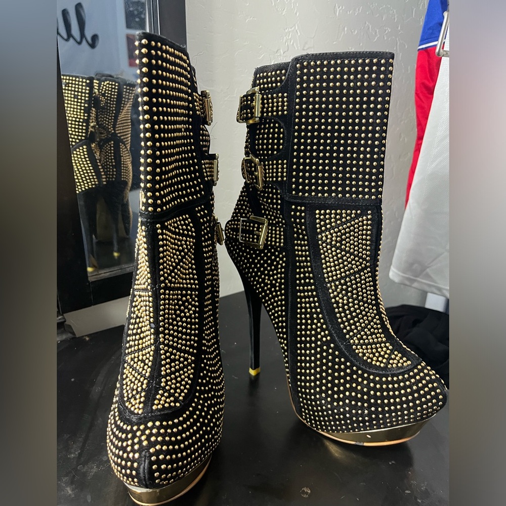 Size 10 Sheikh heel ankle boots gold and black